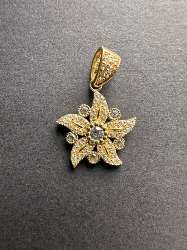 FRANCO CHAIN WITH FLOWER PENDANT